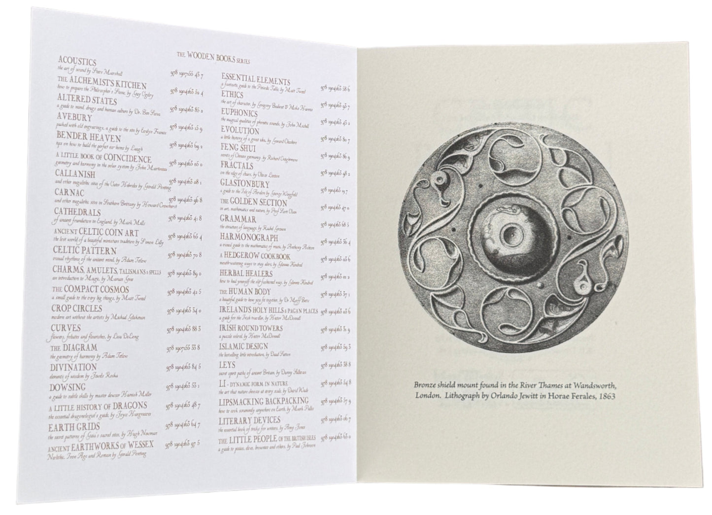 Celtic Pattern - Visual Rhythms of the Ancient Mind النقوش السلتية - الإيقاعات البصرية للعقل - SOCO Store Fujairah