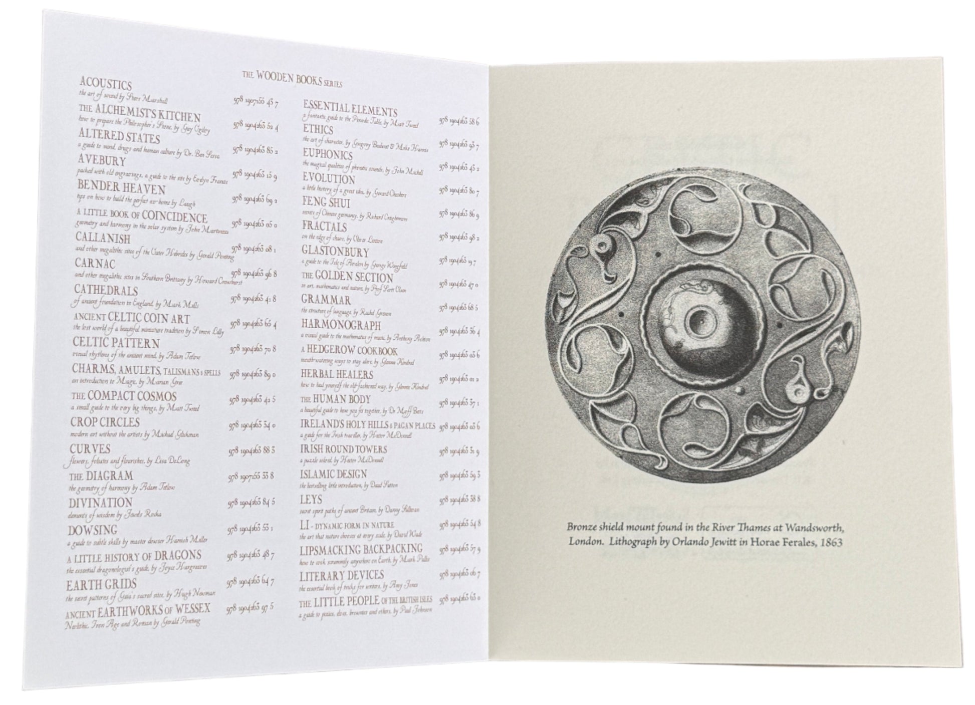 Celtic Pattern - Visual Rhythms of the Ancient Mind النقوش السلتية - الإيقاعات البصرية للعقل - SOCO Store Fujairah