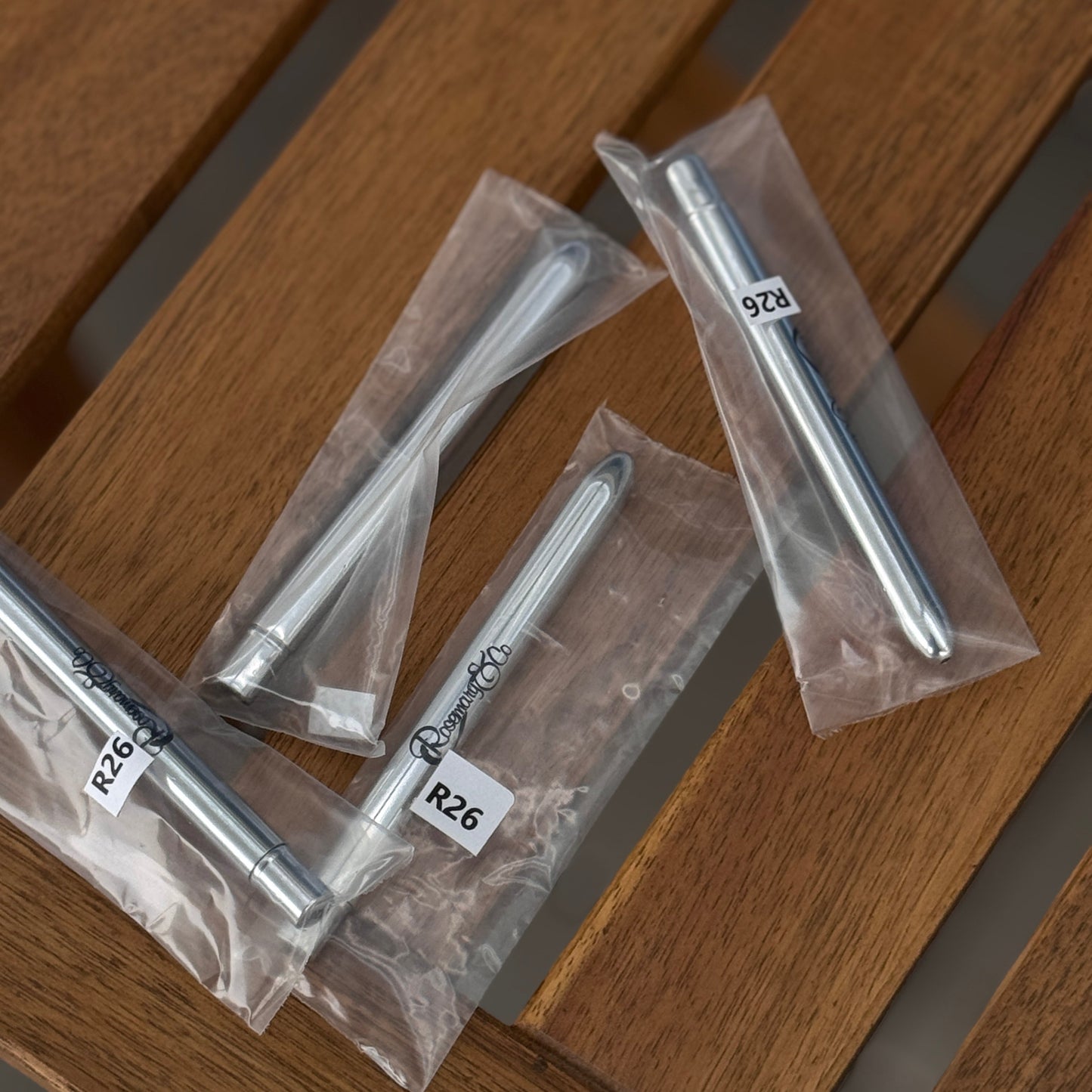 Travel Brush - R26 - Pocket Red Dot Collection Pointed Round - SOCO Store Fujairah